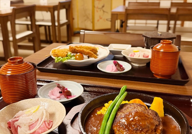 店内のお食事スペース